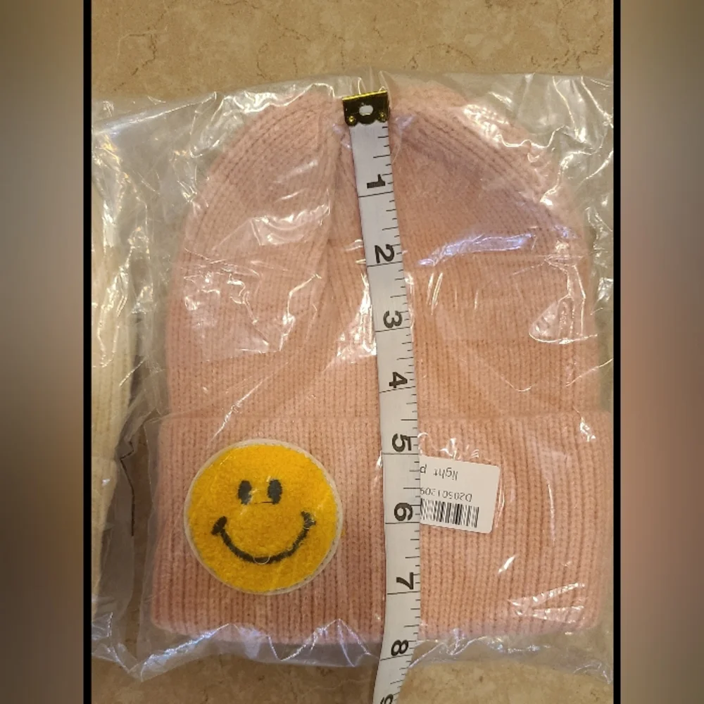 New Bundle of 2 Knit Ribbed Smiley Face Hat Beanies, Cream & Light Pink y2k - Picture 6 of 6
